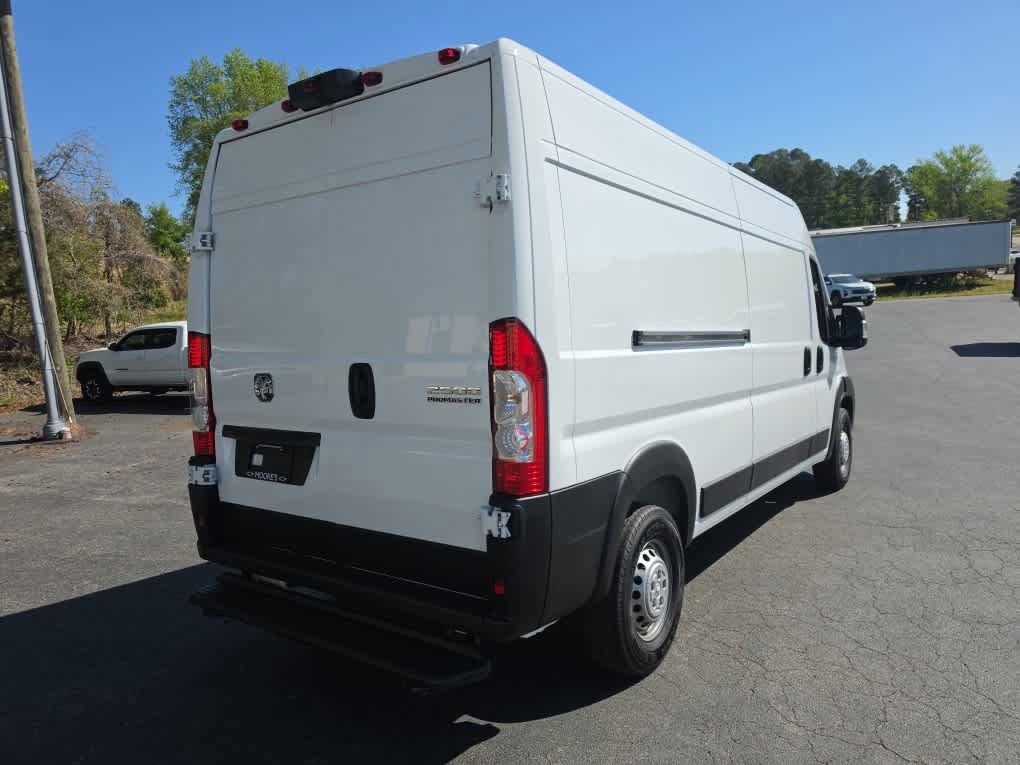 Used 2026 RAM ProMaster 2500 w/ Convenience Group FWD image 3