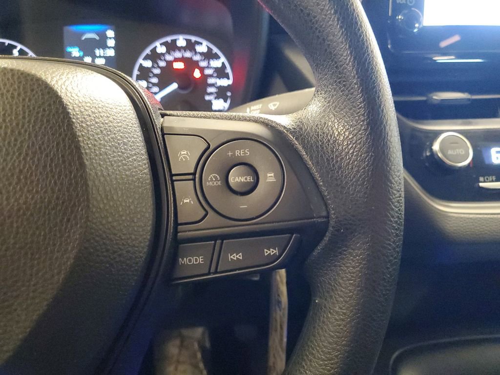 Used 2023 Toyota Corolla LE image 21