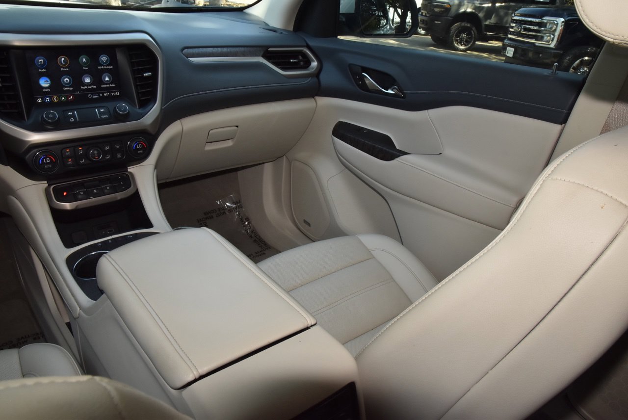 Used 2023 GMC Acadia Denali w/ Denali Ultimate Package FWD image 18