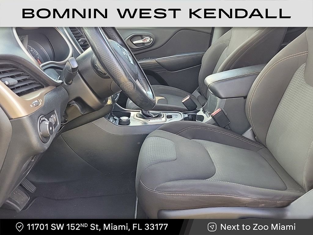 Used 2016 Jeep Cherokee Latitude w/ Trailer Tow Group image 19