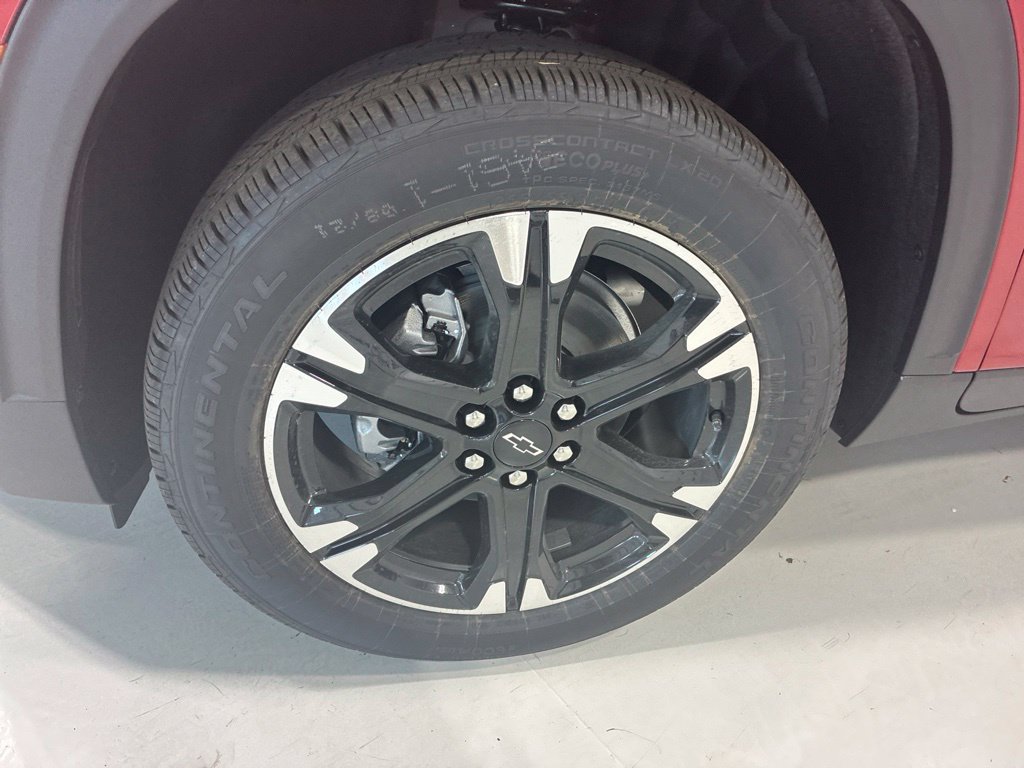 New 2027 Chevrolet Traverse LT w/ Enhanced Driving Package FWD image 11