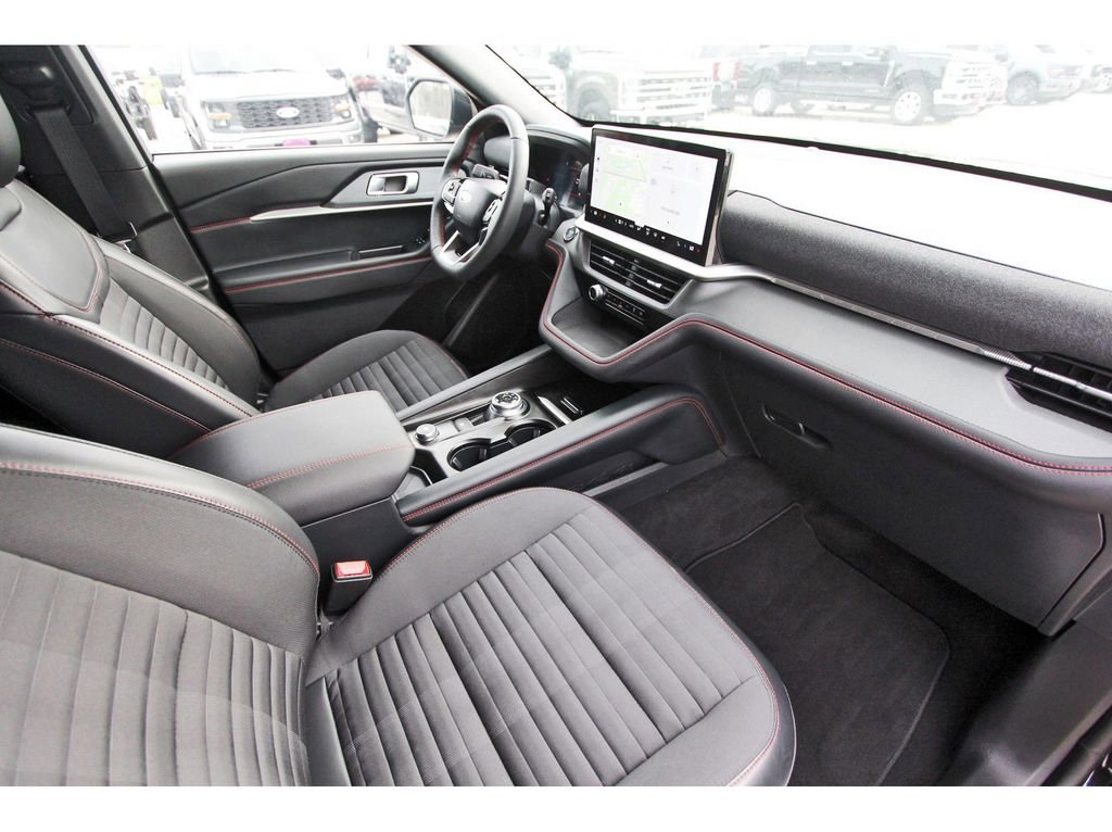 Certified 2025 Ford Explorer ST-Line RWD image 32