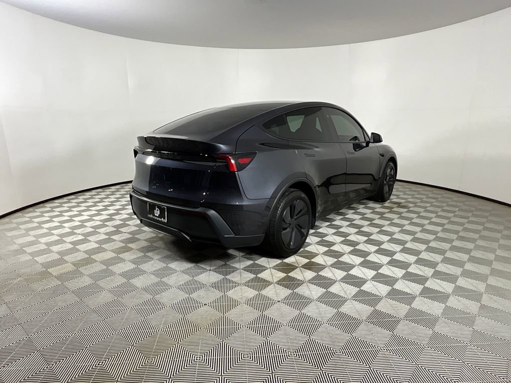 Used 2026 Tesla Model Y Long Range RWD image 4