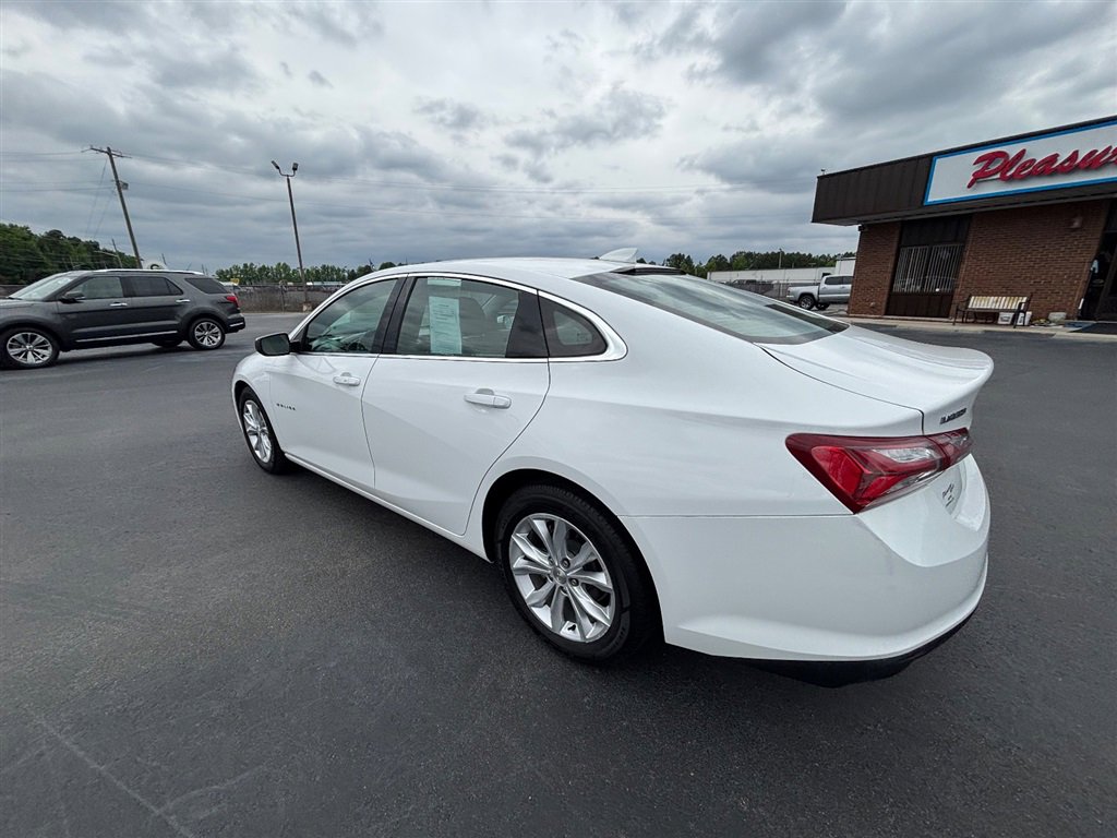 Used 2022 Chevrolet Malibu LT FWD image 4