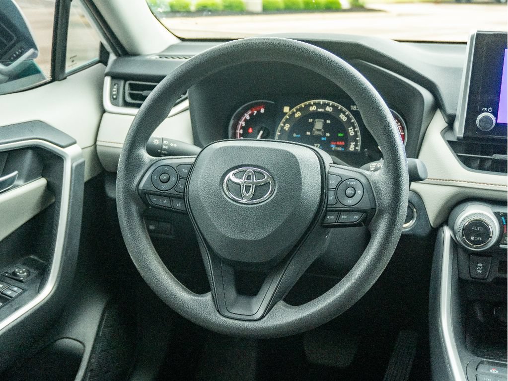 Used 2024 Toyota RAV4 XLE AWD/4WD image 20