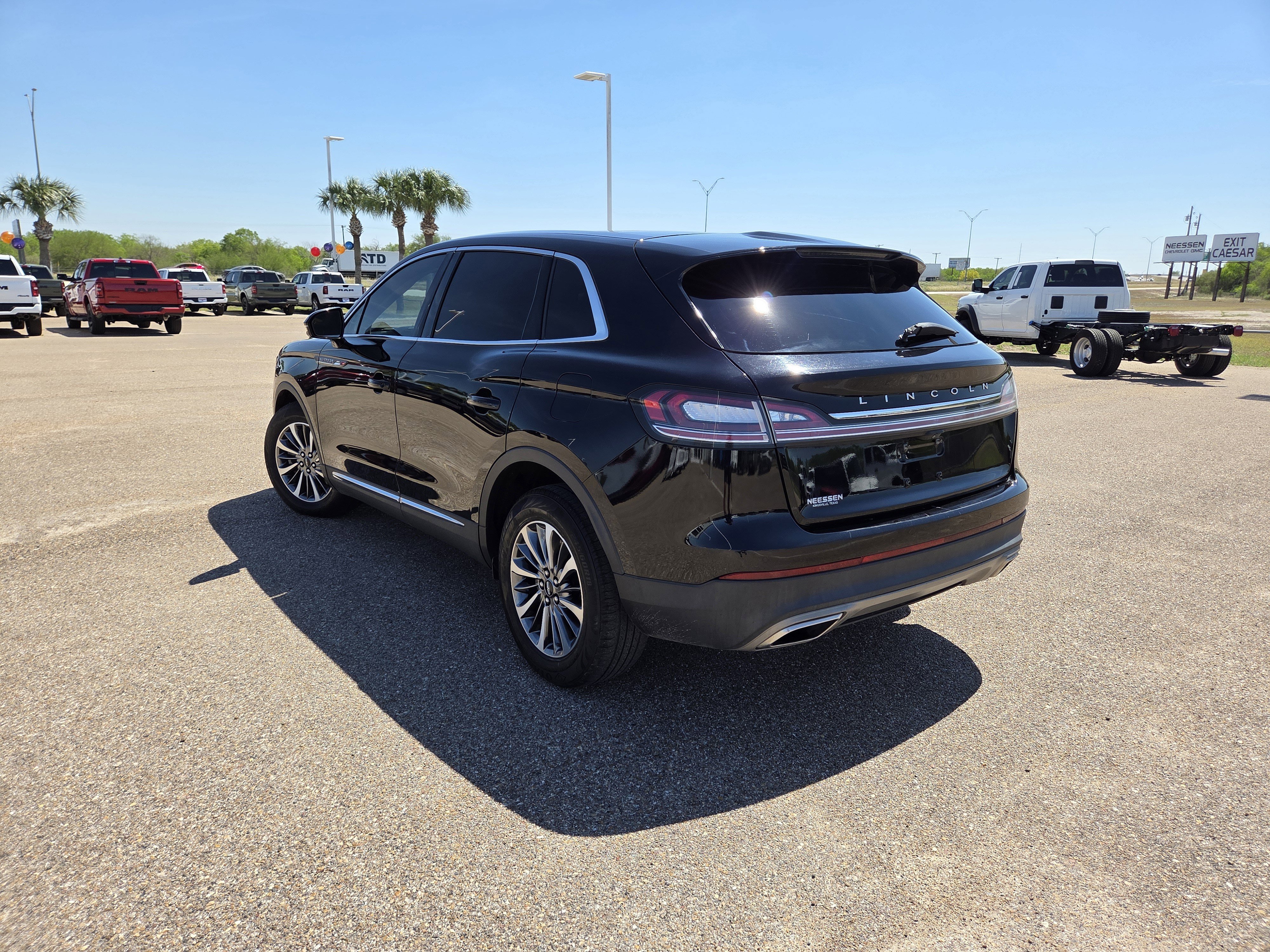 Used 2022 Lincoln Nautilus Reserve AWD/4WD image 5
