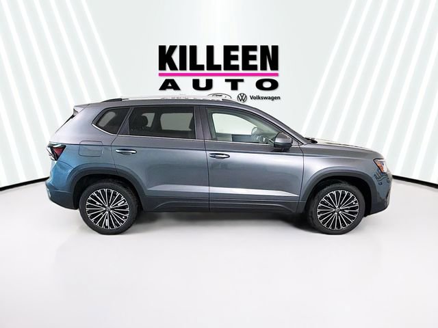 New 2026 Volkswagen Taos SE image 8