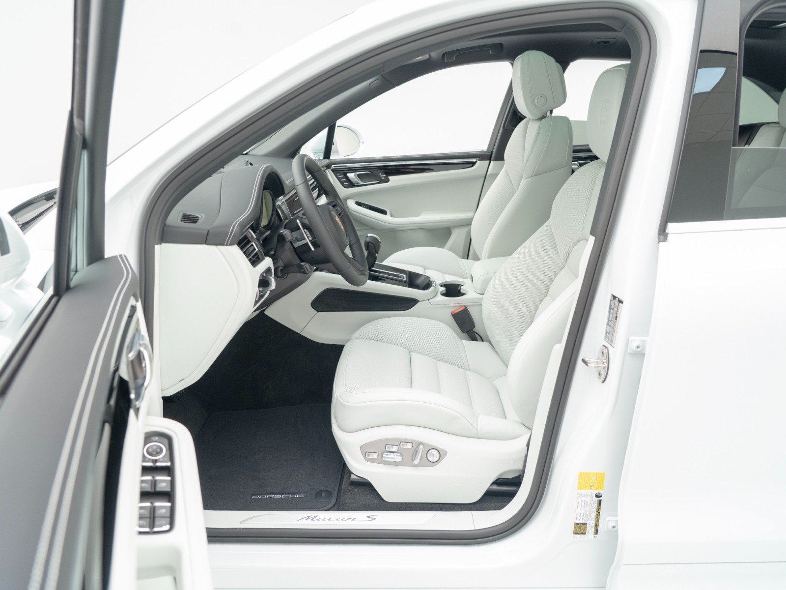 New 2026 Porsche Macan S AWD/4WD image 18