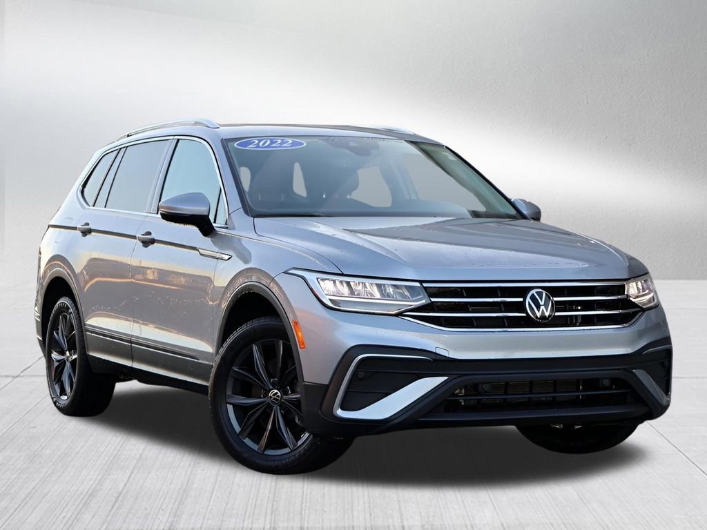 Used 2022 Volkswagen Tiguan SE w/ Panoramic Sunroof Package