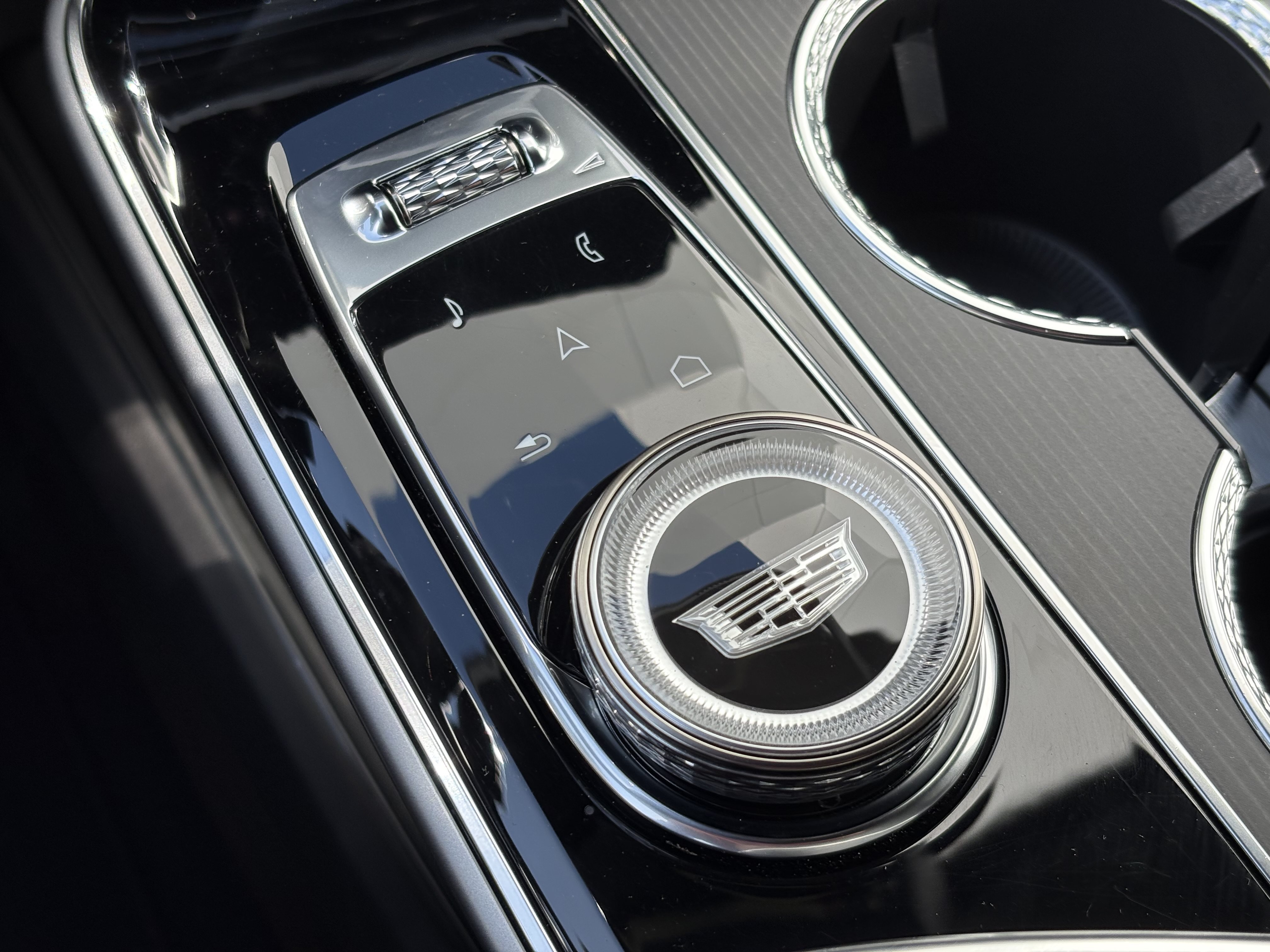 Certified 2024 Cadillac Lyriq Luxury AWD/4WD image 29