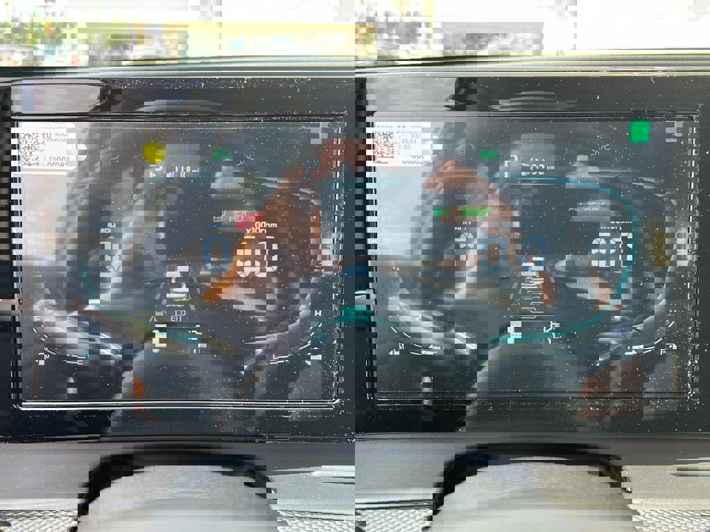 New 2025 Kia Sportage LX image 24