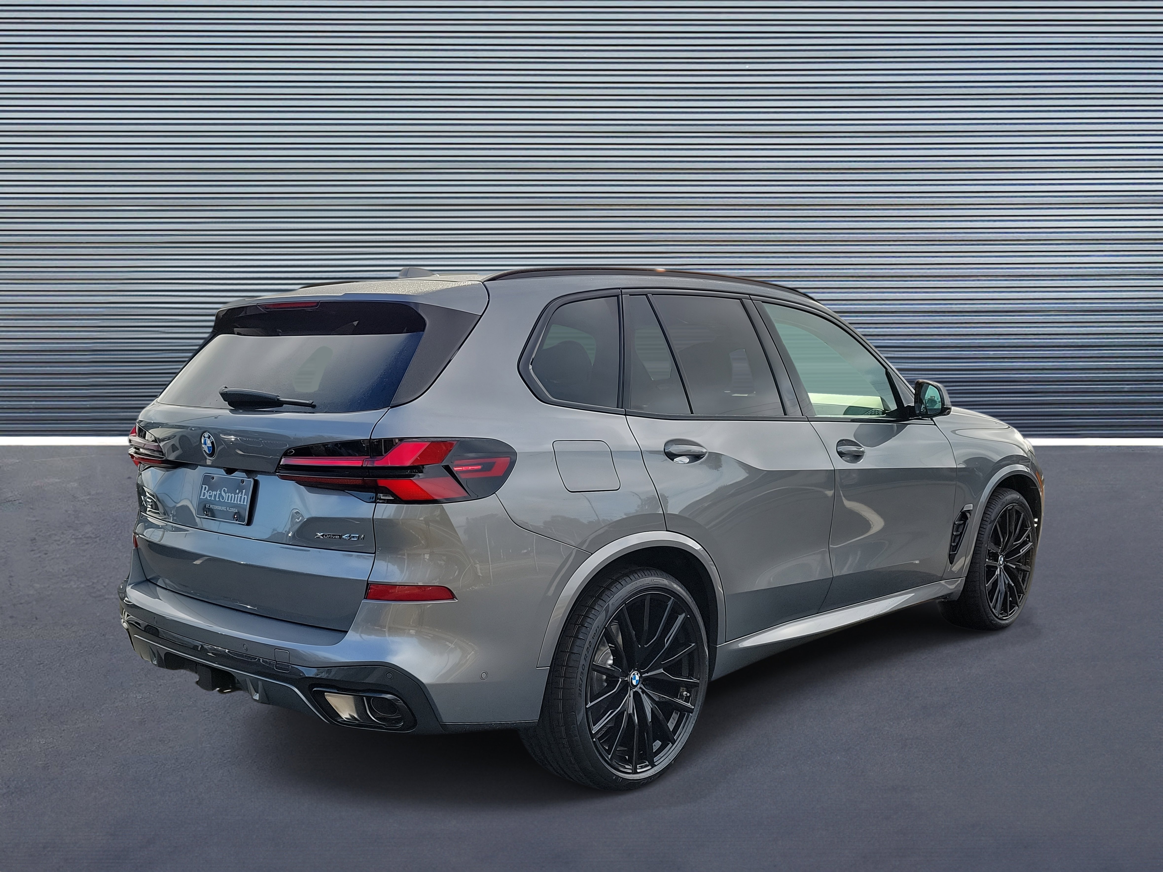 New 2026 BMW X5 xDrive40i w/ M Sport Package image 3