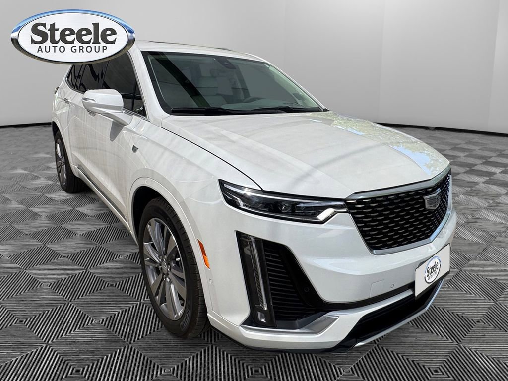 Used 2024 Cadillac XT6 Premium Luxury w/ Technology Package FWD image 7