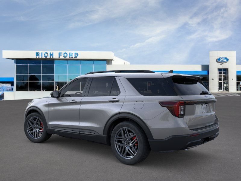 New 2026 Ford Explorer ST-Line w/ ST-Line Street Pack AWD/4WD image 4