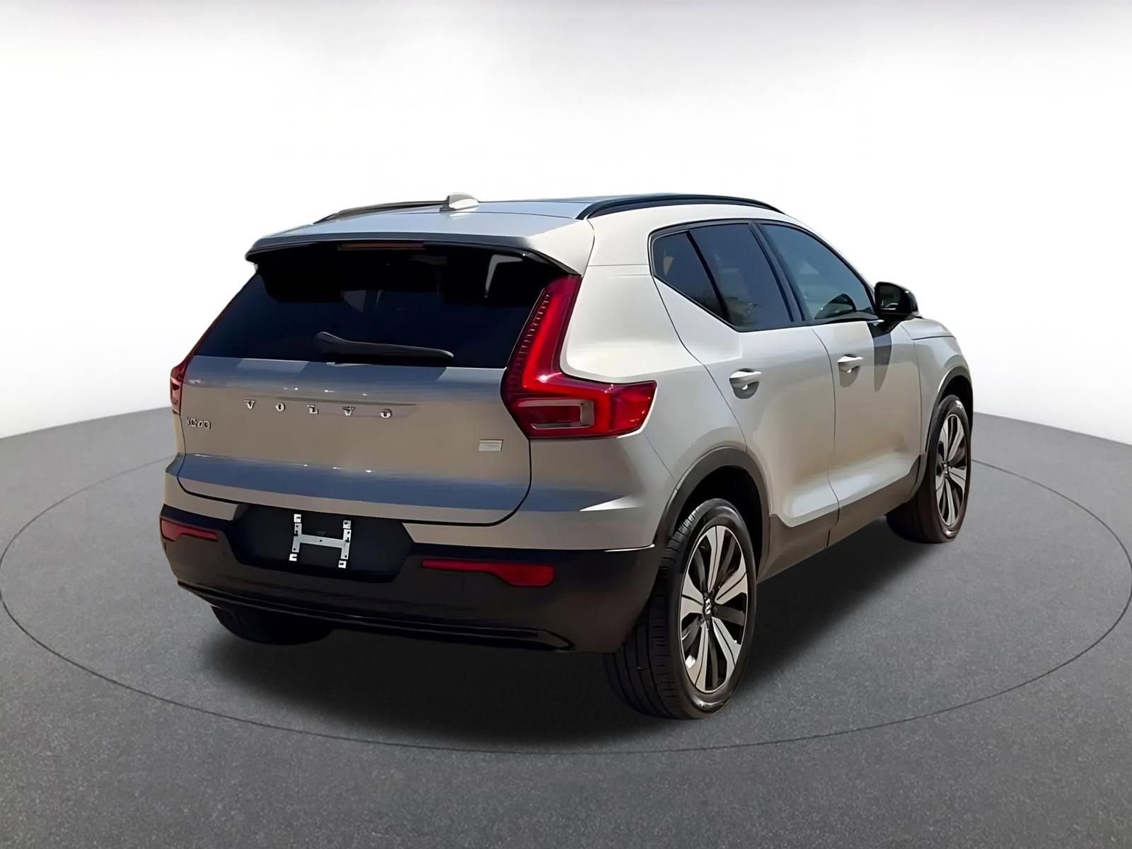 Used 2023 Volvo XC40 Recharge Plus image 15