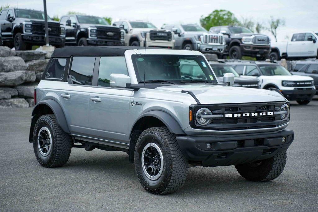 Certified 2024 Ford Bronco Outer Banks w/ Sasquatch Package AWD/4WD image 3