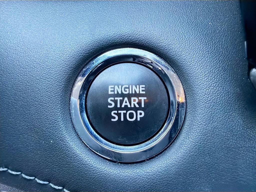 Used 2023 Toyota Highlander Limited image 40