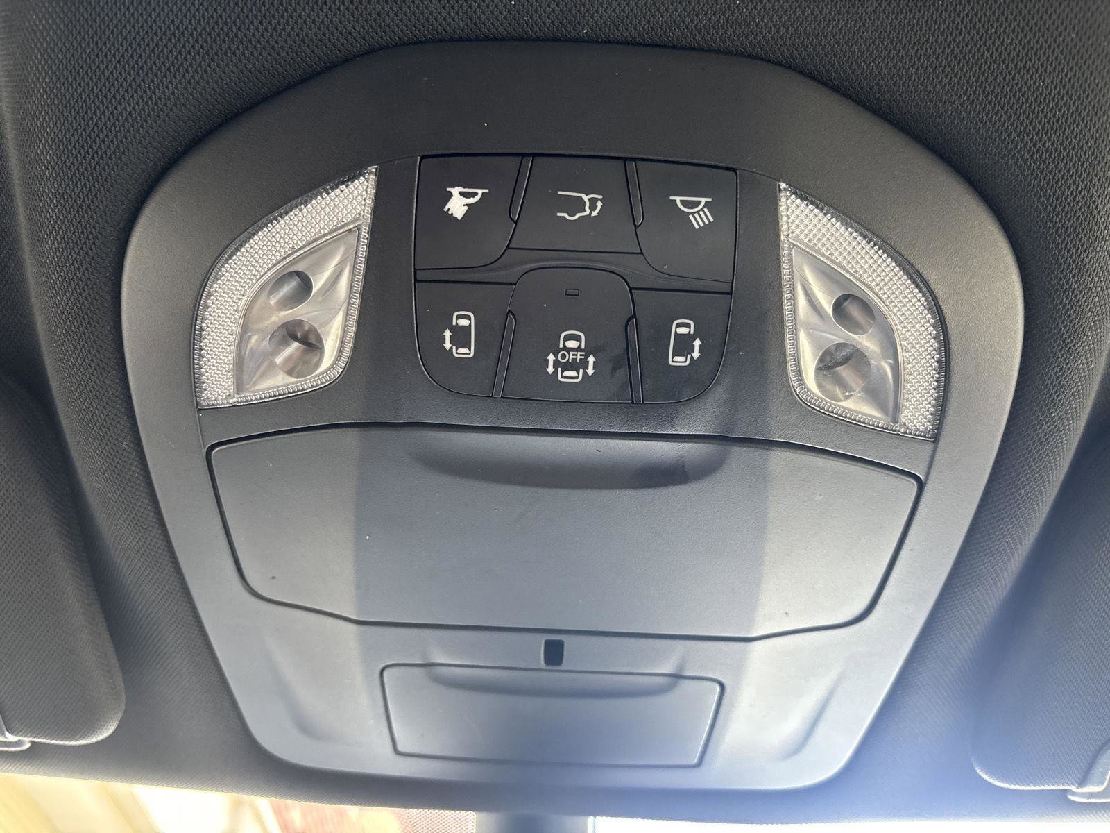 Used 2023 Chrysler Pacifica Touring-L w/ S Appearance Package image 20