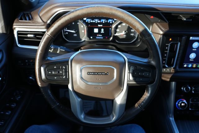 Used 2021 GMC Yukon XL Denali w/ Advanced Technology Package AWD/4WD image 32