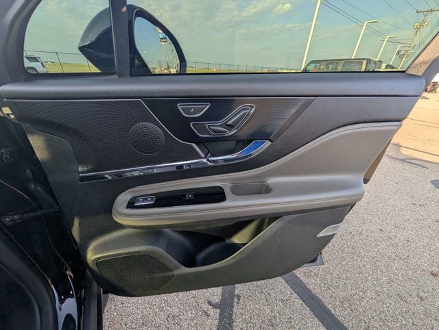 Used 2023 Lincoln Corsair Reserve image 5