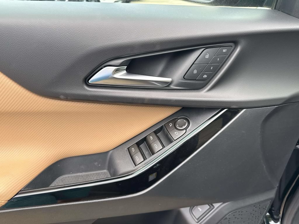 New 2026 Chevrolet Equinox ACTIV w/ Convenience Package III FWD image 23