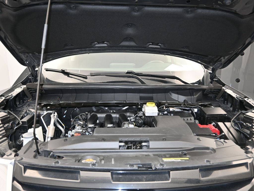 Used 2024 Nissan Pathfinder SV image 27