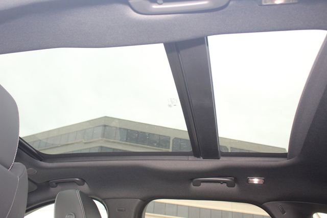 New 2026 Jaguar F-PACE R-Dynamic S image 23