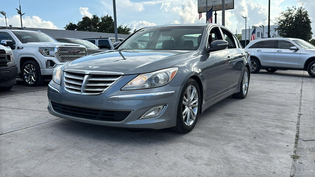Used 2014 Hyundai Genesis 3.8 RWD image 9