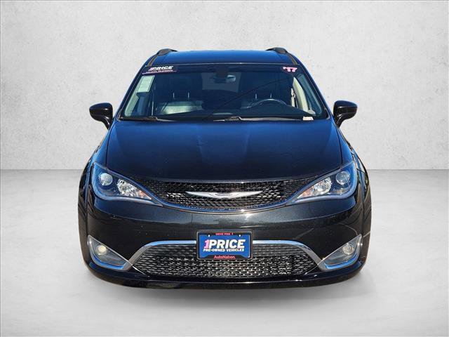 Used 2017 Chrysler Pacifica Touring-L video 2