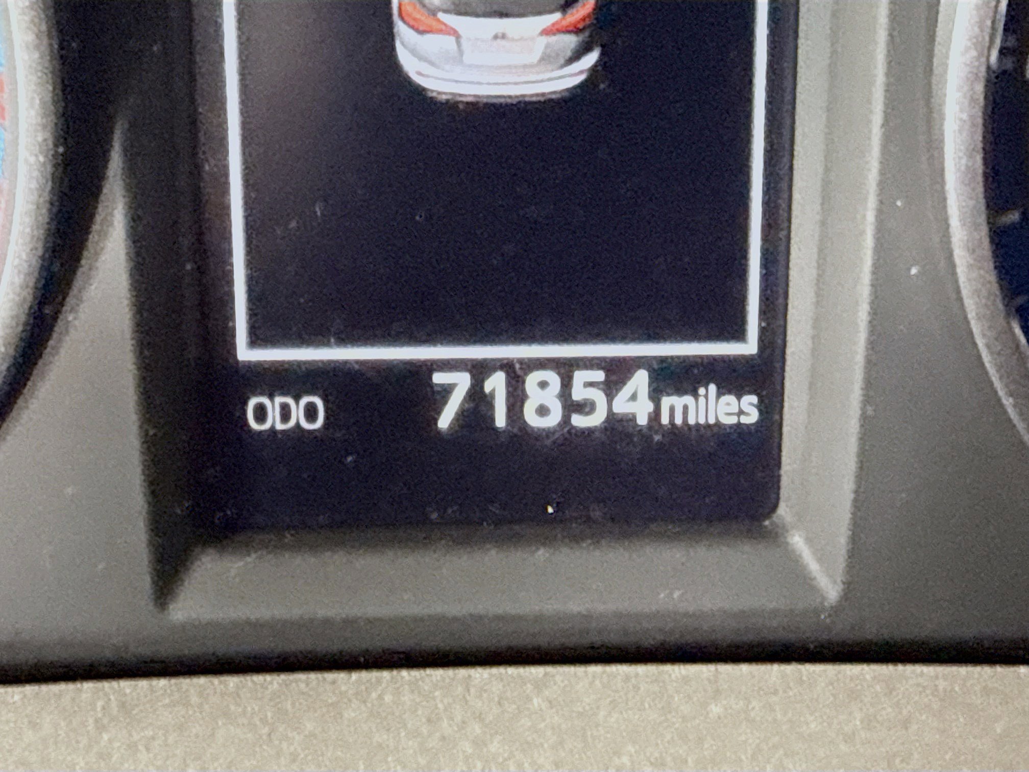 Used 2018 Toyota RAV4 LE image 16