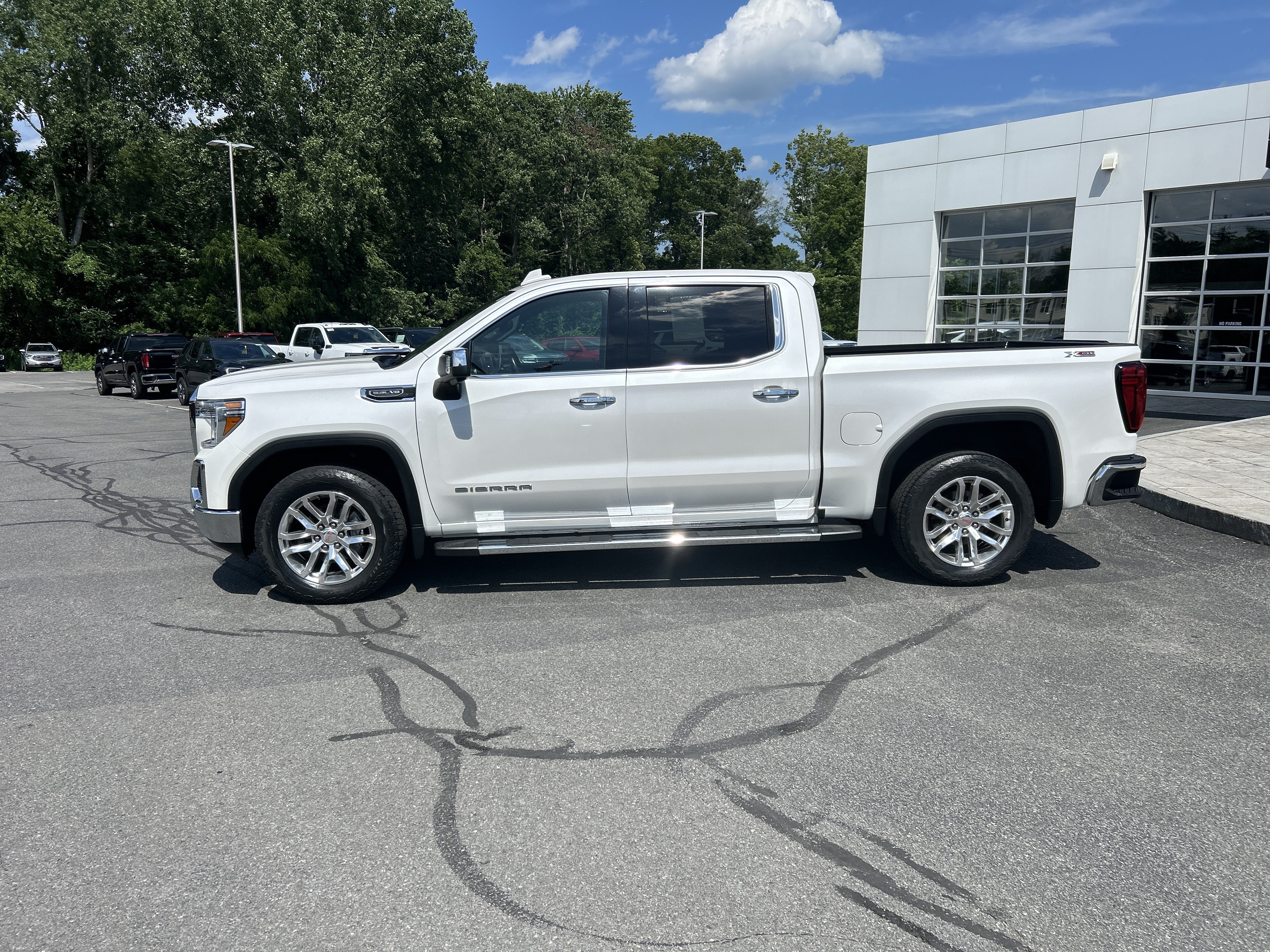 Used 2021 GMC Sierra 1500 SLT w/ SLT Premium Plus Package AWD/4WD image 2