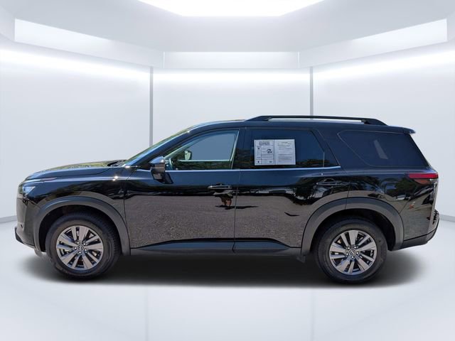 Used 2025 Nissan Pathfinder SV FWD image 6