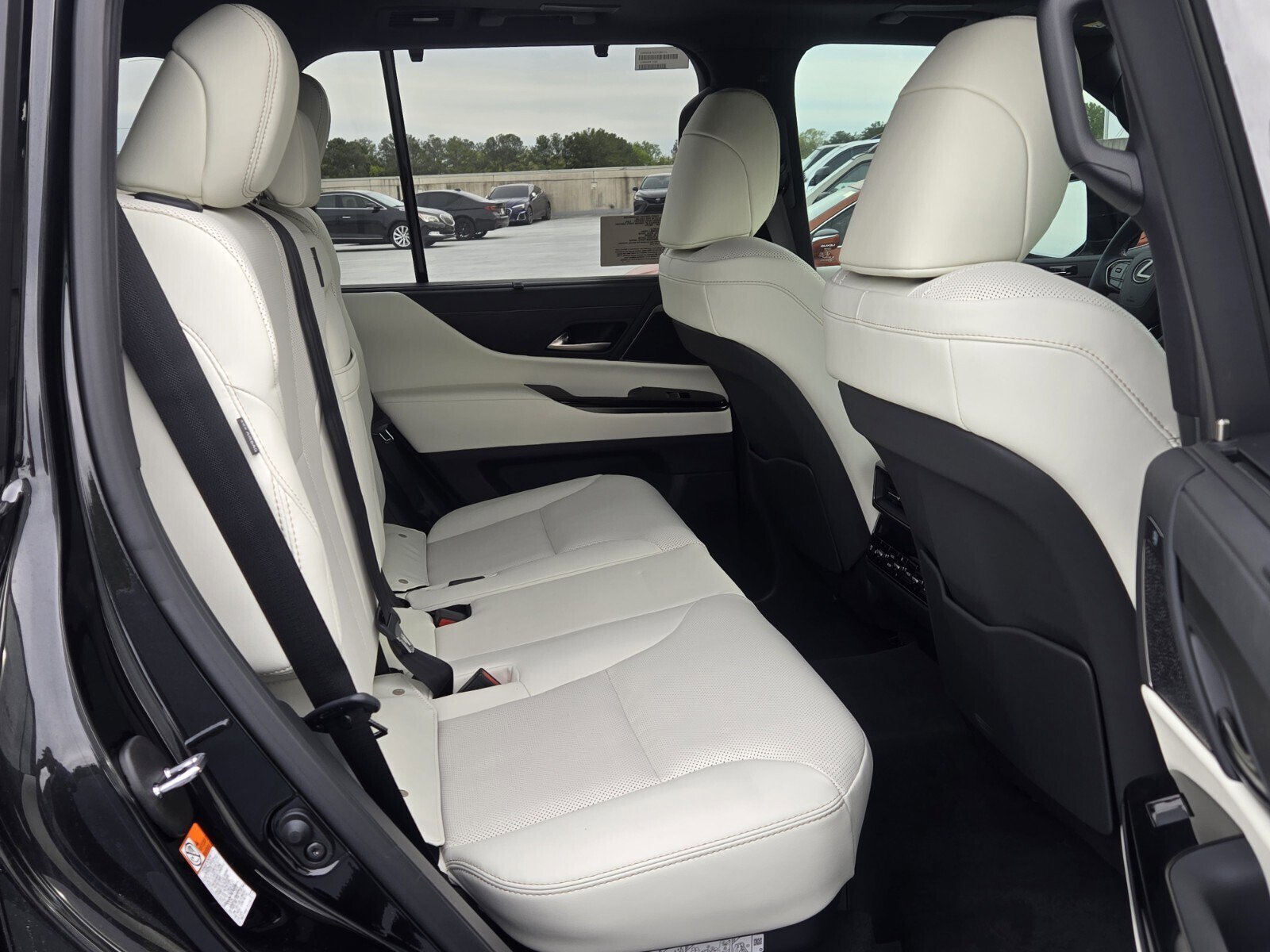 New 2026 Lexus LX 600 4WD w/ Luxury Package image 8