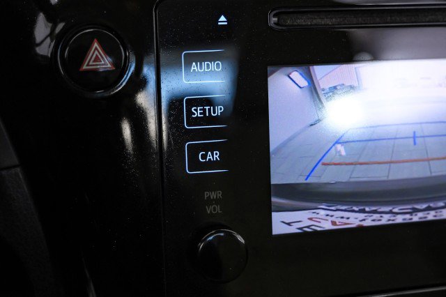 Used 2017 Toyota Corolla LE image 28