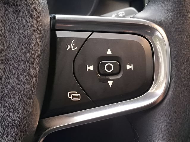 Certified 2026 Volvo XC40 B5 Plus AWD/4WD image 18