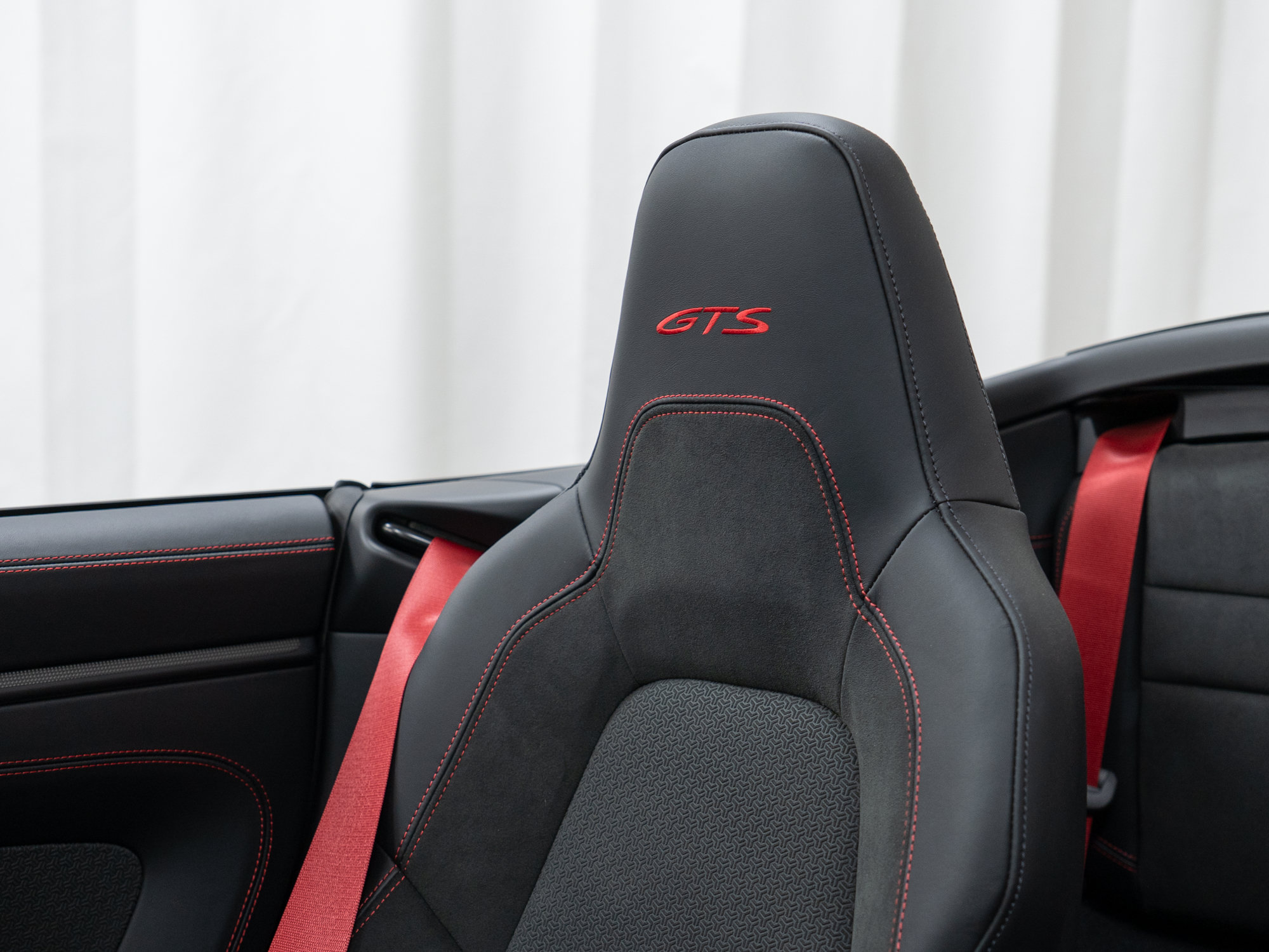Used 2026 Porsche 911 Carrera 4 GTS AWD/4WD image 19