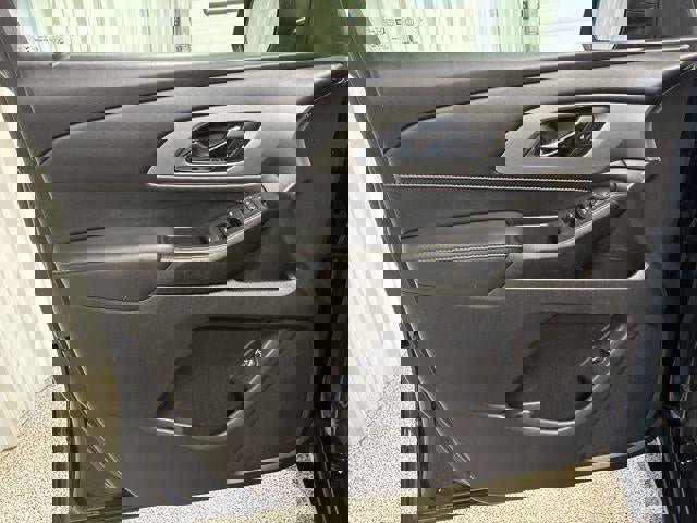 Used 2021 Chevrolet Traverse LT image 26