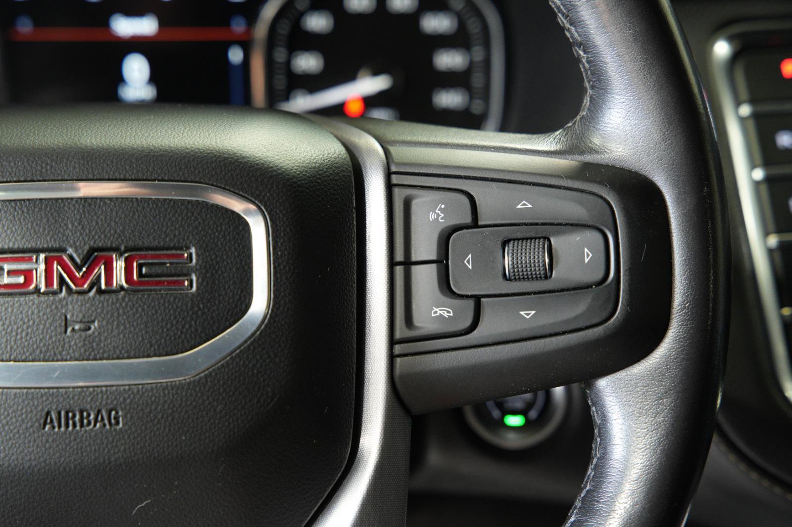 Used 2021 GMC Yukon SLT image 34