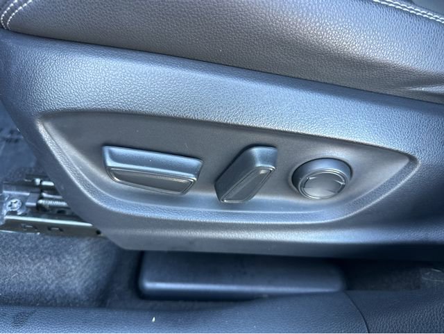 Used 2022 Toyota Corolla Cross XLE w/ Convenience Package image 34