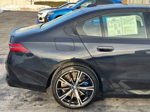 Used 2025 BMW 550e xDrive w/ Premium Package image 20