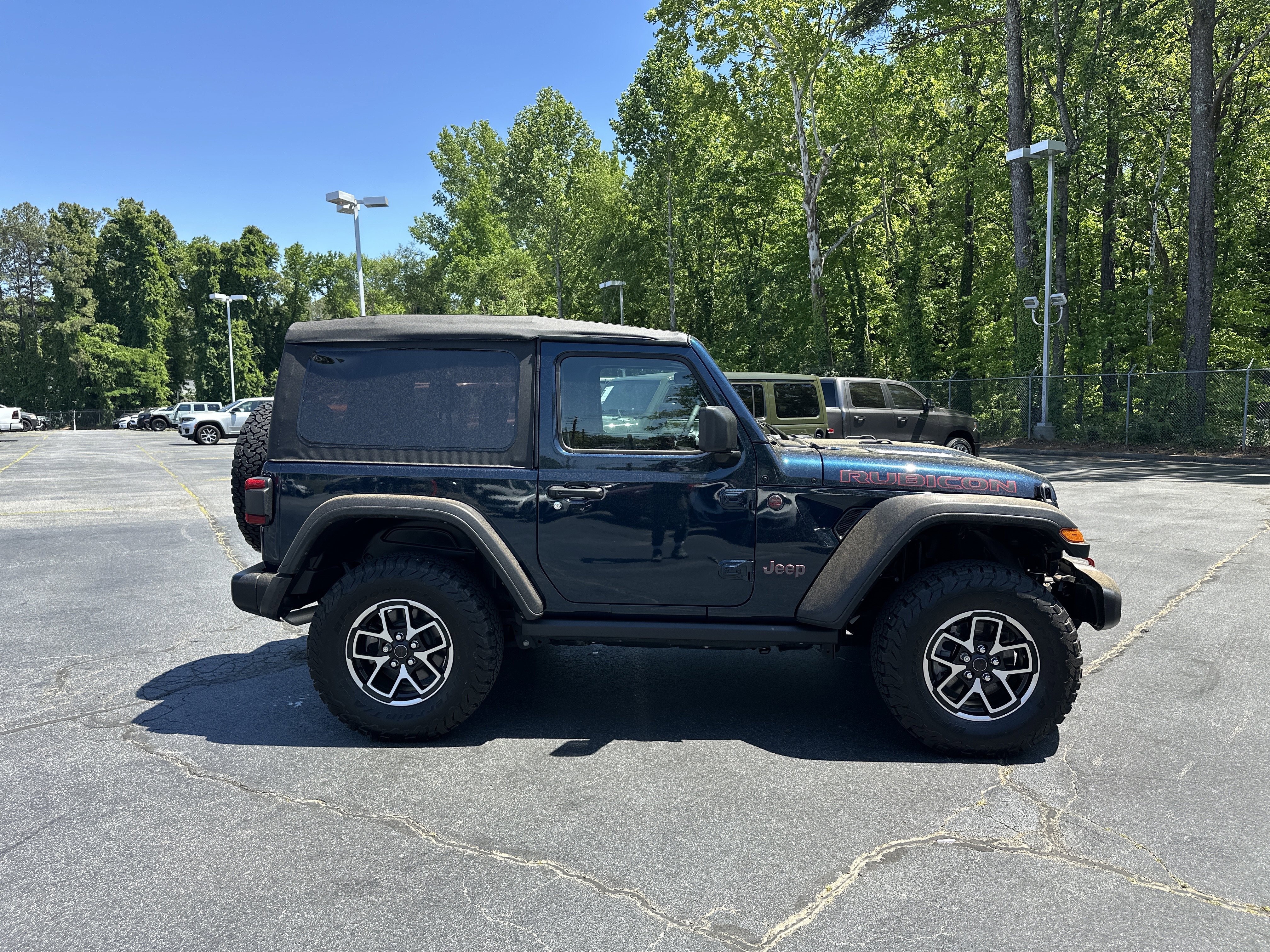 Used 2025 Jeep Wrangler Rubicon w/ Convenience Group AWD/4WD image 10