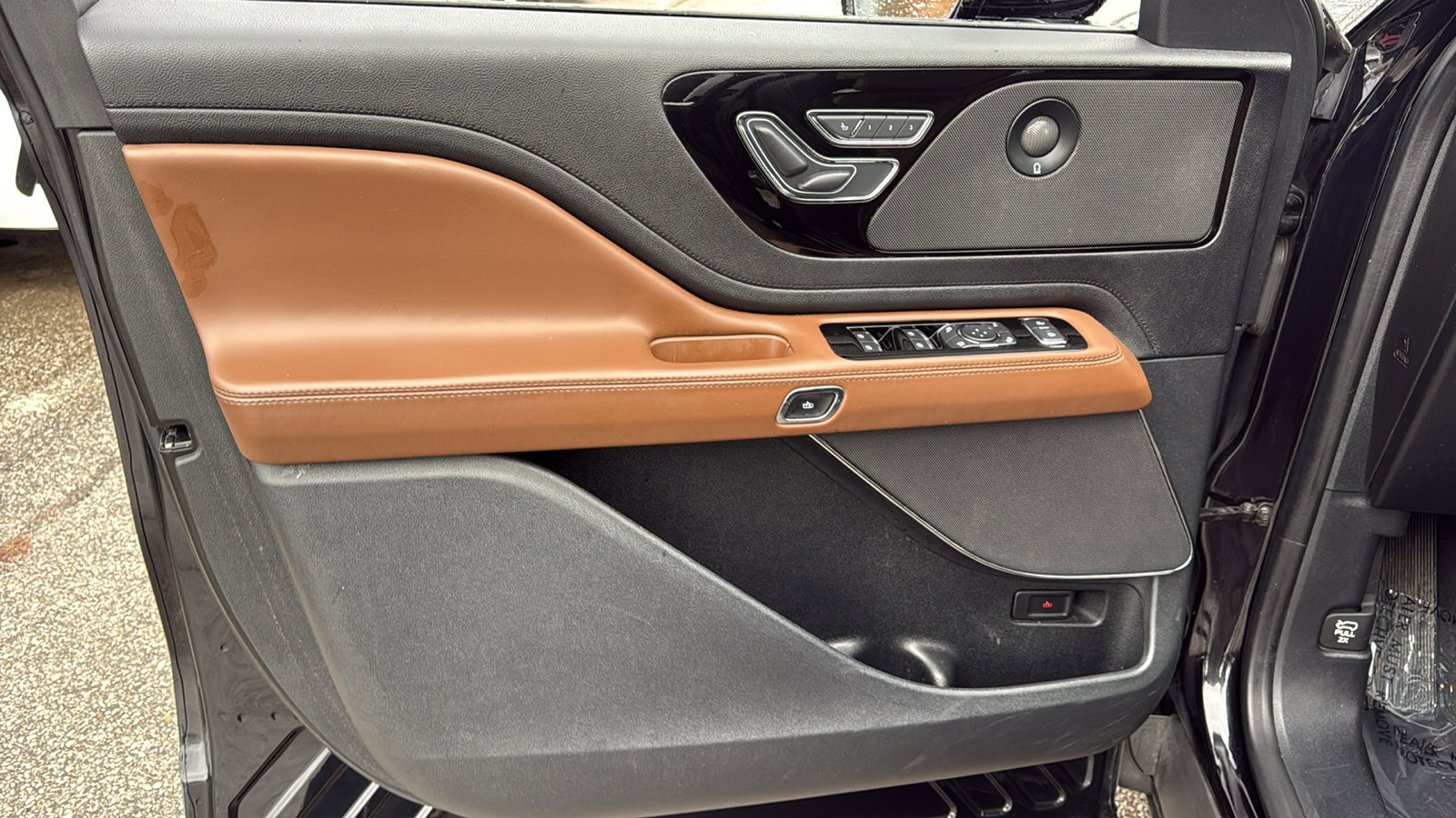 Used 2020 Lincoln Aviator Reserve w/ Equipment Group 201A image 10