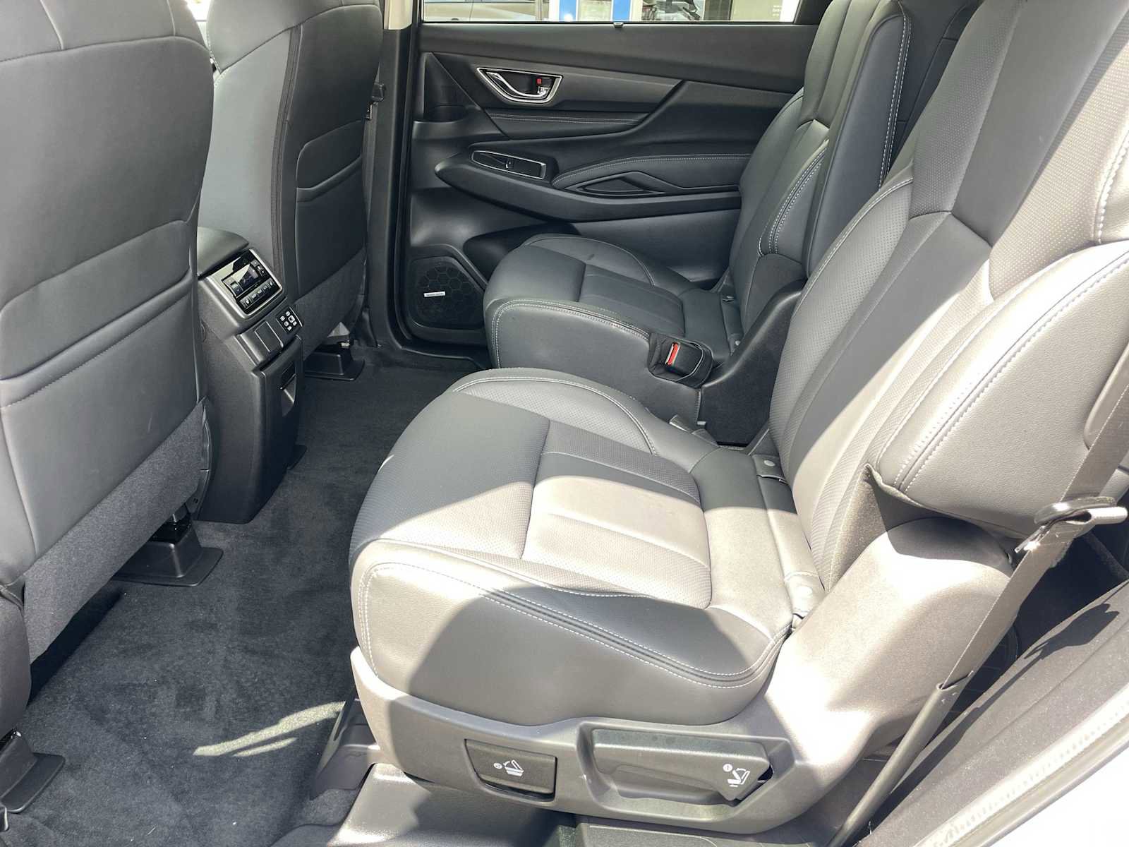 Certified 2025 Subaru Ascent Limited w/ Popular Package #1 image 9
