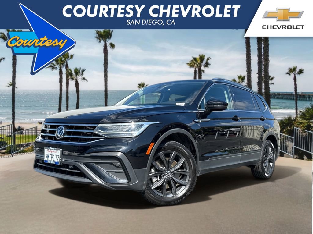 Used 2024 Volkswagen Tiguan SE FWD image 1