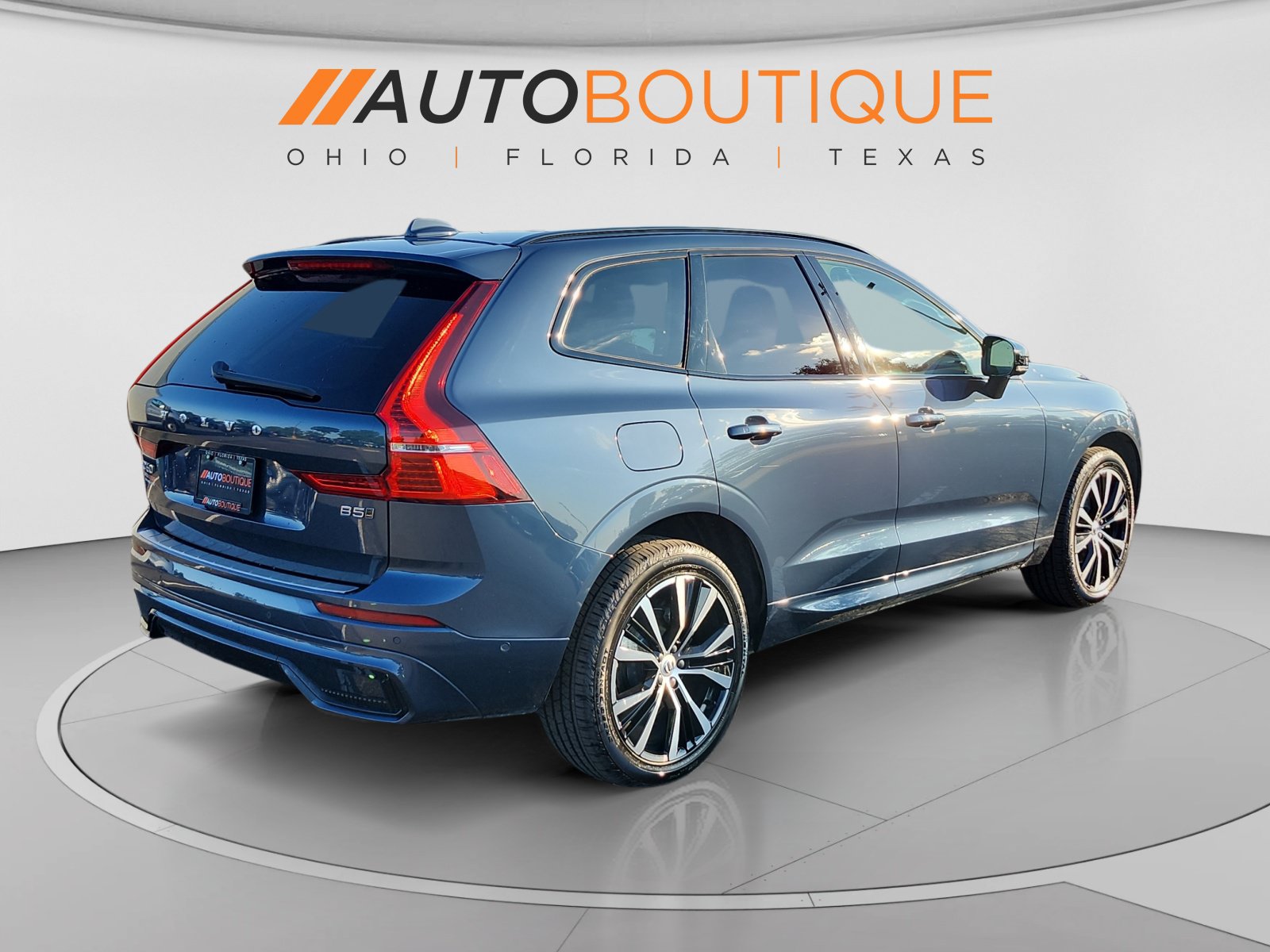 Used 2023 Volvo XC60 B5 Plus w/ Climate Package AWD/4WD image 5