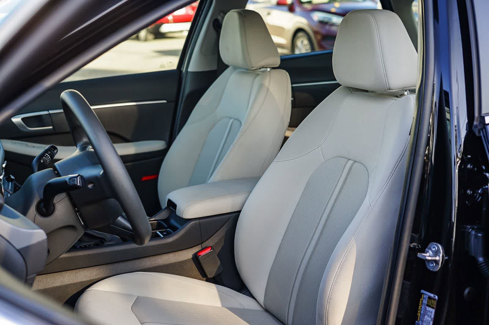 Certified 2025 Hyundai Sonata SE image 16