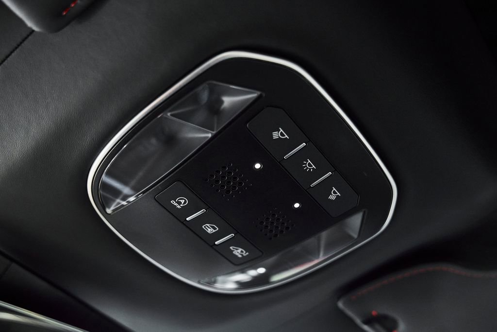 Used 2020 Ferrari 812 Superfast RWD image 70