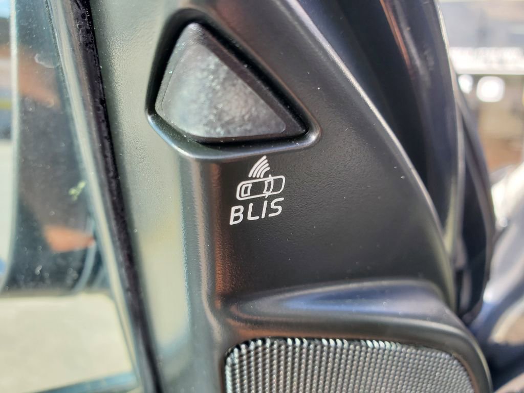 Used 2016 Volvo XC60 T6 w/ Proximity Package image 23