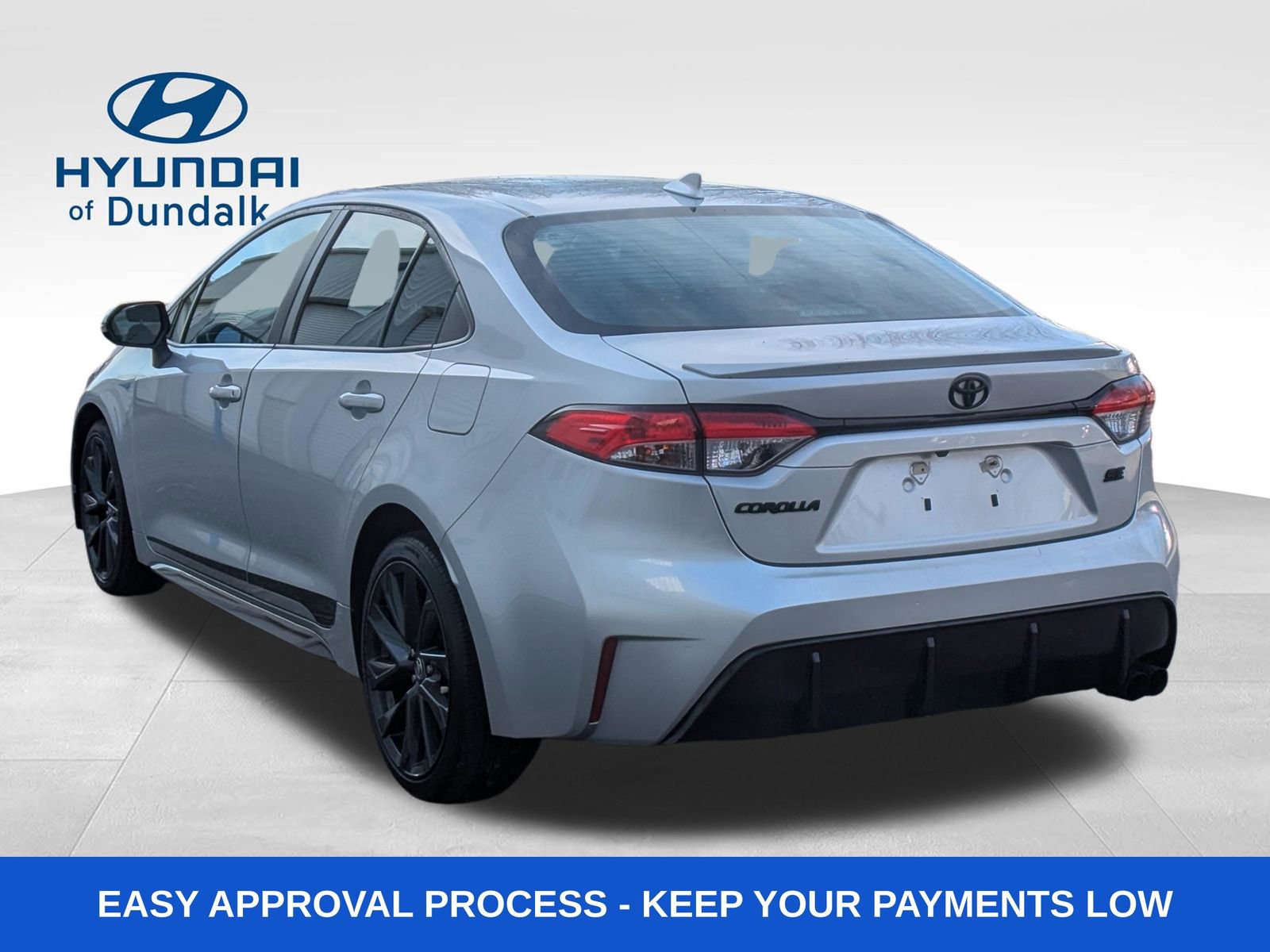 Used 2023 Toyota Corolla SE image 3