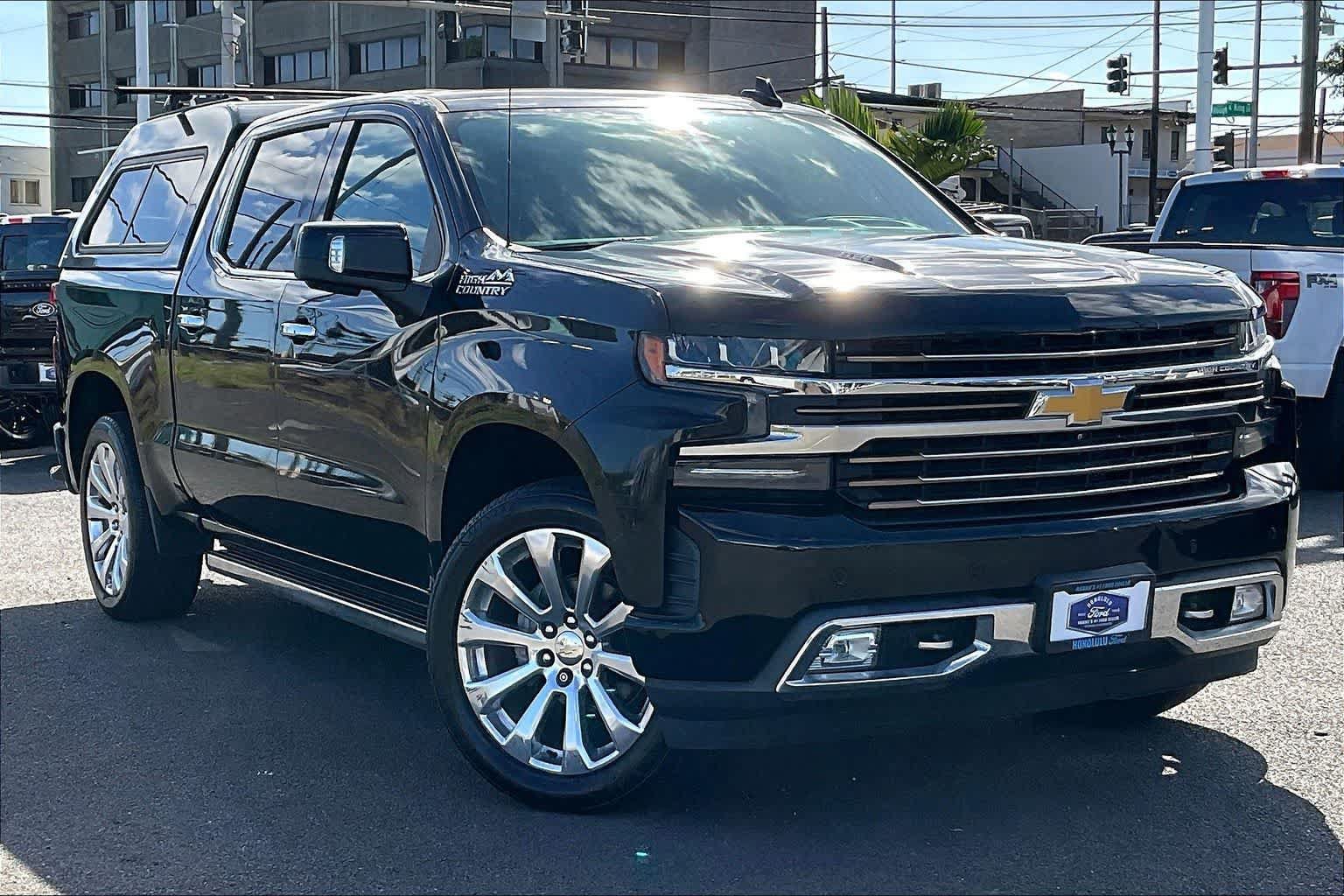Used 2020 Chevrolet Silverado 1500 High Country w/ Technology Package AWD/4WD image 21